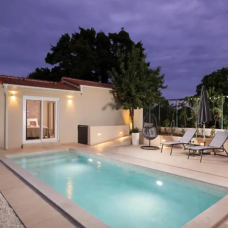 With Private Pool, Summer Kitchen Šišan