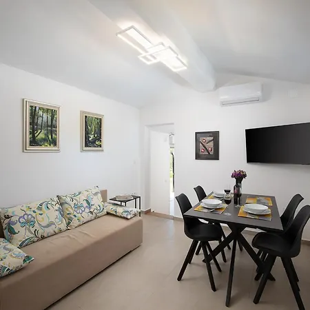 With Private Pool, Summer Kitchen